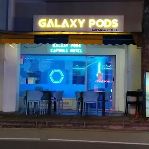 Galaxy Pods Capsule Boat Quay Singapur