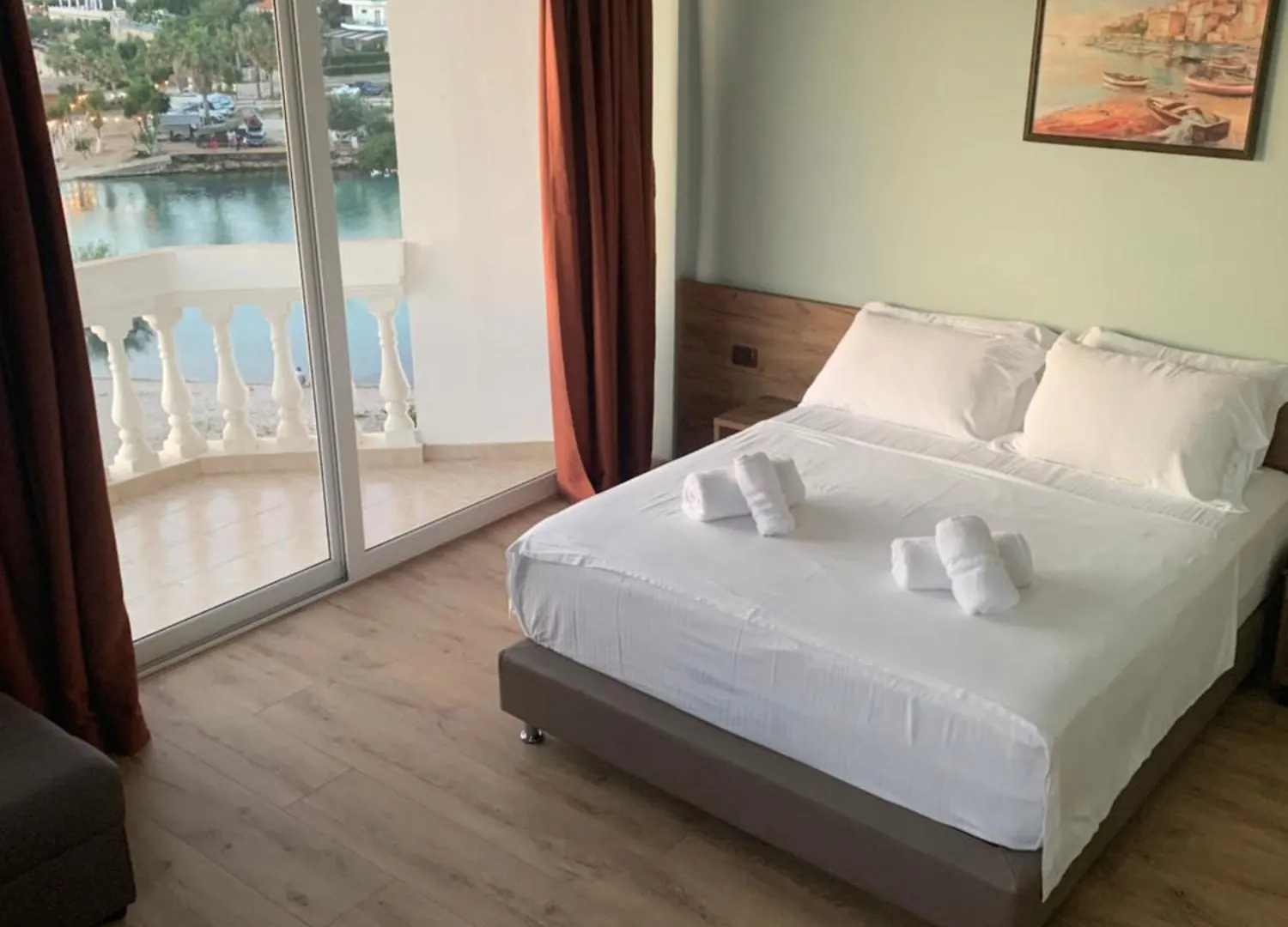 Hotel Dodona Sarandë 4*,