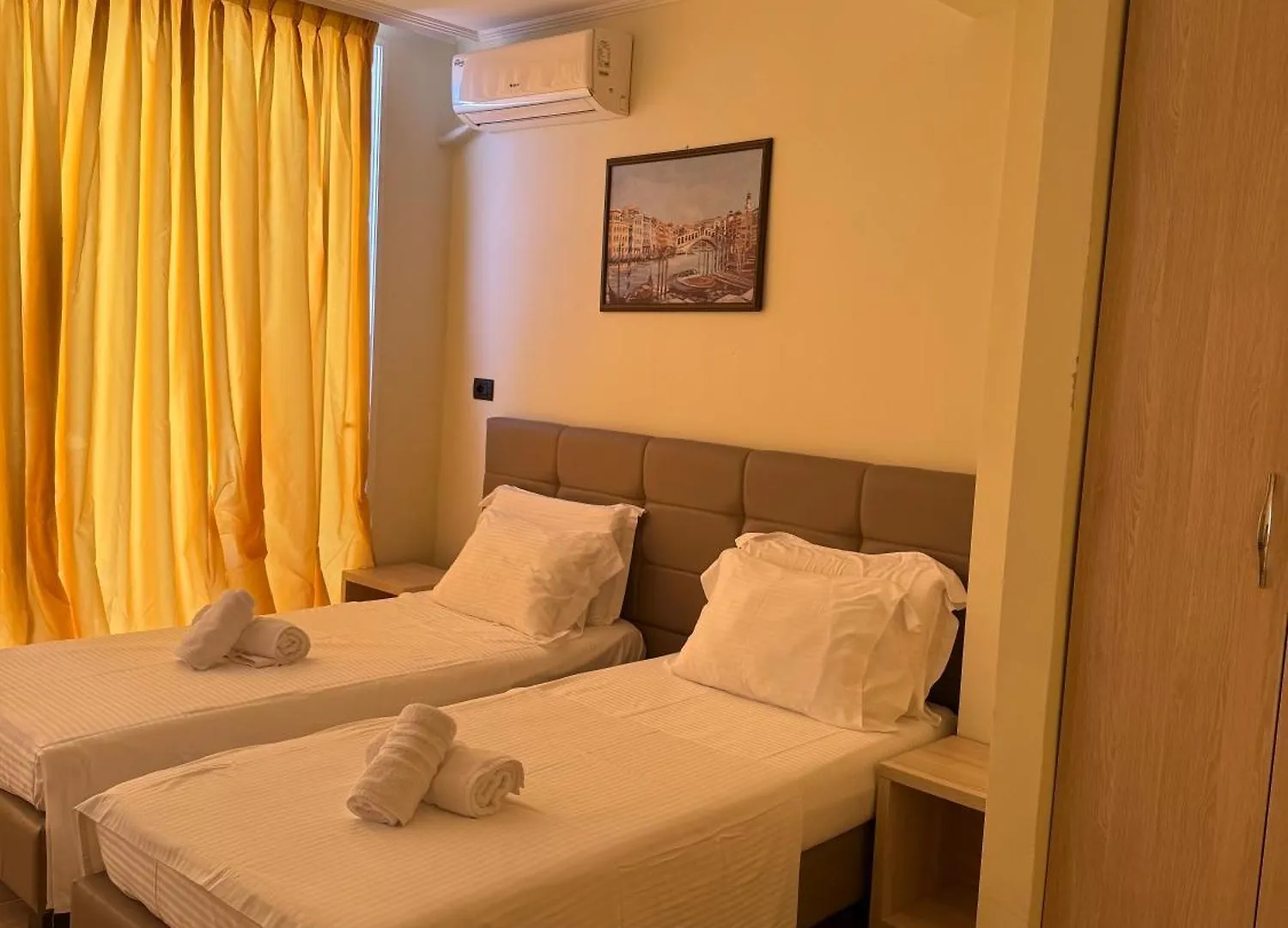 Hotel Dodona Sarandë 4*,